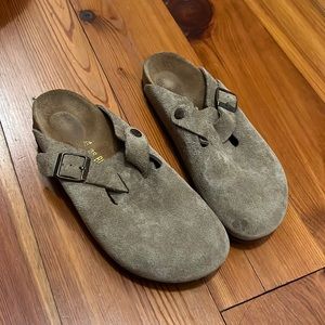 Boston Clogs 38 regular width very good used condition size 7